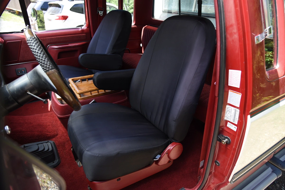 1991 Ford F250
Insert: Black
Trim: Black
Product: Canvas - Bronze Series