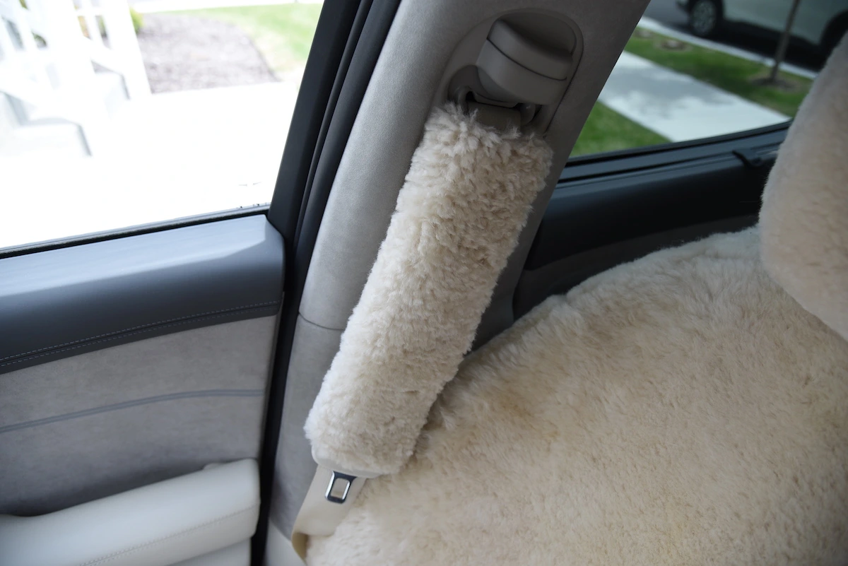 2023 Genesis GV60 Pearl Sheepskin4