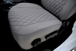 2020 Jeep Gladiator


Insert: Light Gray Neoprene
 Trim: Light Gray Neoprene

Product: Neoprene - Silver Series