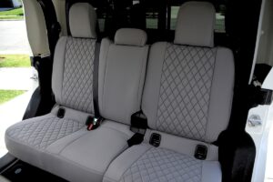 2020 Jeep Gladiator


Insert: Light Gray Neoprene
 Trim: Light Gray Neoprene

Product: Neoprene - Silver Series