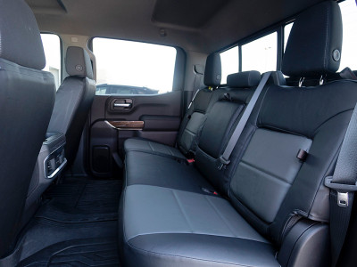 <b>
2021 GMC Sierra 1500
</b>
<br>
Insert: Charcoal Sof-Touch S26 (Sim. Leather)
</br>Trim: Black Sof-Touch S01 (Sim. Leather)
</br>Product: Sim. Leather - Gold Series | Covers and Camo