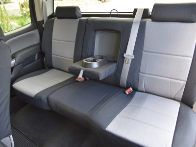 <b>
2015 Chevy Silverado 2500
</b>
<br>
Insert: Charcoal Dura EZ-Care D01 (Canvas)
</br>Trim: Black Dura EZ-Care D01 (Canvas)
<br> Product: Canvas - Gold Series </br> | Covers and Camo