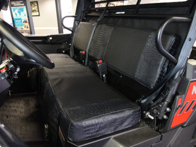 <b>
2020 Kawasaki Mule
</b>
<br>
Insert: Black Ostrich E01 (Sim. Leather)
</br>Trim: Midnight Croc E43 (Sim. Leather)
</br>Product: UTV UTV Exotic Seat Covers 6