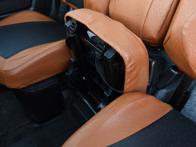 <b>
2023 Can-Am Defender
</b>
<br>
Insert: Black Ostrich E01 (Sim. Leather)
</br>Trim: Saddle Ostrich E02 (Sim. Leather)
<br> Product: UTV </br> | Covers and Camo