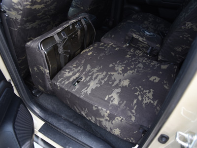 <b>
2019 Toyota Tacoma
</b>
<br>
Insert: Multicam Black C80 (Canvas)
</br>Trim: Multicam Black C80 (Canvas)
<br>Product: Camo - Gold Series </br> | Covers and Camo