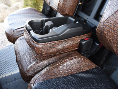 <b>
2021 Can-Am Defender
</b>
<br>
Insert: Midnight Croc E43 (Sim. Leather)
</br>Trim: Java Croc E42 (Sim. Leather)
<br> Product: UTV </br> | Covers and Camo
