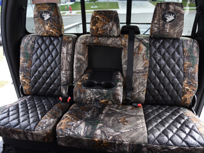 <b>
2011 Ford F-350
</b>
<br>
Insert: Ebony Croc E40 Diamond (Sim. Leather)
</br>Trim: Realtree Xtra C63 (Canvas)
</br>Product: Camo - Gold Series | Covers and Camo