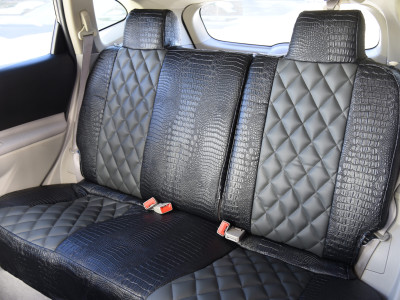<b>
2013 Nissan Rogue
</b>
<br>
Insert: Charcoal Sof-Touch S26 Diamond (Sim. Leather)
</br>Trim: Midnight Croc E43 (Sim. Leather)
</br>Product: Exotic - Gold Series | Covers and Camo