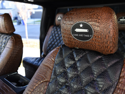 <b>
2018 Ford F-350
</b>
<br>
Insert: Midnight Croc E43 Diamond (Sim. Leather)
</br>Trim: Java Croc E42 (Sim. Leather)
</br>Product: Exotic - Gold Series Ford Seat Covers