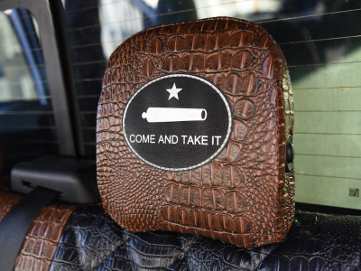 <b>
2018 Ford F-350
</b>
<br>
Insert: Midnight Croc E43 Diamond (Sim. Leather)
</br>Trim: Java Croc E42 (Sim. Leather)
</br>Product: Exotic - Gold Series | Covers and Camo