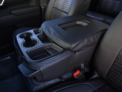 <b>
2022 Chevy Silverado 1500
</b>
<br>
Insert: Midnight Croc E43 (Sim. Leather)
</br>Trim: Black SofTouch S01 (Sim. Leather)
</br>Product: Sim. Leather - Gold Series | Covers and Camo