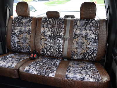 <b>
2019 Ford F-350
</b>
<br>
Insert: Goldberg Bone N Stone C74 (Canvas)
</br>Trim: Java Croc E42 (Sim. Leather)
<br> Product: Camo - Gold Series </br> 2019 Ford F-350 Rear Seat Camo seat covers Goldberg Bone N Stone insert with Java Croc trim Covers And Camo