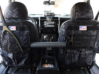 <b>
2008 Toyota FJ Cruiser
</b>
<br>
Insert: Black HD1000 K91 (Canvas)
</br> Trim: Kryptek Typhon C71 (Canvas)
</br> Product: Camo - Gold Series | Covers and Camo