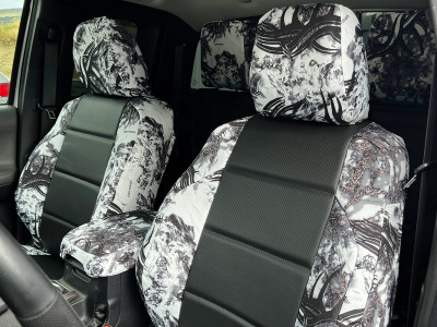 <b>
2018 Toyota Tacoma
</b>
<br>
Insert: Black Carbon Fiber F01 (Sim. Leather)
</br>Trim: Goldberg Arctikon C73 (Canvas)
<br>Product: Camo - Gold Series </br> | Covers and Camo
