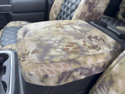 <b>
2023 Chevy Silverado 1500
</b>
<br>
Insert: Black Sof-Touch S01 Diamond (Sim. Leather)
</br>Trim: Kryptek Highlander C70 (Canvas)
<br>Product: Camo - Gold Series </br> | Covers and Camo