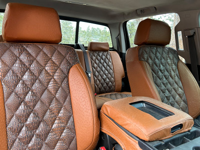 <b>
2017 Chevy Silverado 2500
</b>
<br>
Insert: Insert: Java Croc Diamond
</br> Trim: Saddle Ostrich
</br>Product: Exotic - Gold Series | Covers and Camo