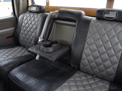 <b>
2006 Chevy Silverado 3500
</b>
<br>
Insert: Charcoal Ostrich E26 Diamond (Sim. Leather)
</br>Trim: Midnight Croc E43 (Sim. Leather)
</br>Product: Exotic - Gold Series | Covers and Camo