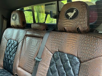 <b>
2024 GMC Canyon
</b>
<br>
Insert: Midnight Croc Diamond E43 (Sim. Leather)
</br>Trim: Java Croc E42 (Sim. Leather)
<br> Product: Exotic - Gold Series </br> | Covers and Camo