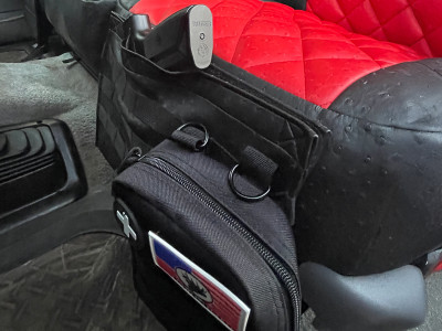 <b> 1996 Ford F-250 </b>
<br> Insert: Red Ostrich E11 Diamond (Sim. Leather)
</br> Trim: Black Ostrich
</br> Product: Exotic - Gold Series | Covers and Camo