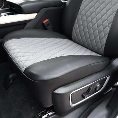 <b>
2022 RAM 1500
</b>
<br>
Insert: Light Gray Faux Leather Diamond Stitch
</br> Trim: Black Faux Leather
</br>Product: Faux Leather - Silver Series | Covers and Camo